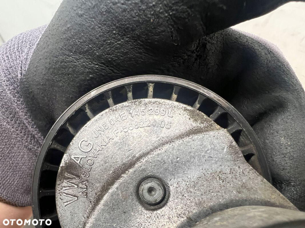 Audi A1 8X 1.0 TSI napinacz rolka paska klinowego 04E145299L - 2
