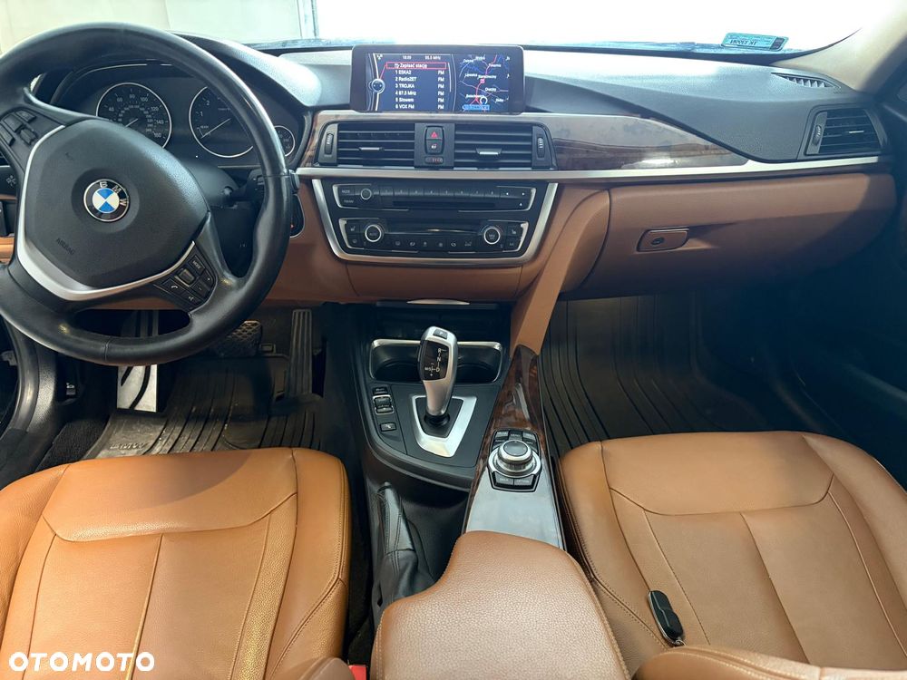 BMW Seria 3 328i Luxury Line - 10