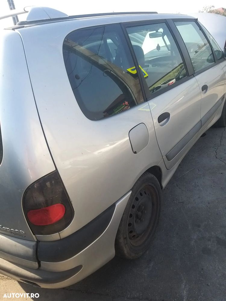 Dezmembram Renault Espace 2.2 DCI din 2002 - 6