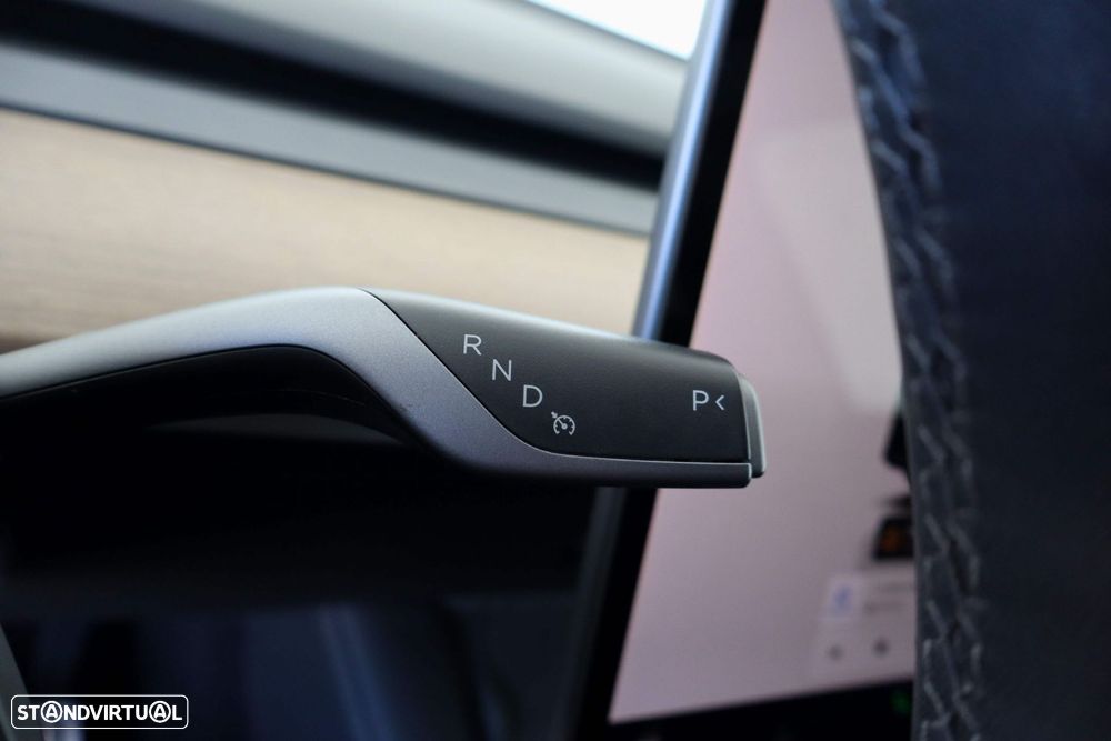 Tesla Model Y Performance Tração Integral - 22