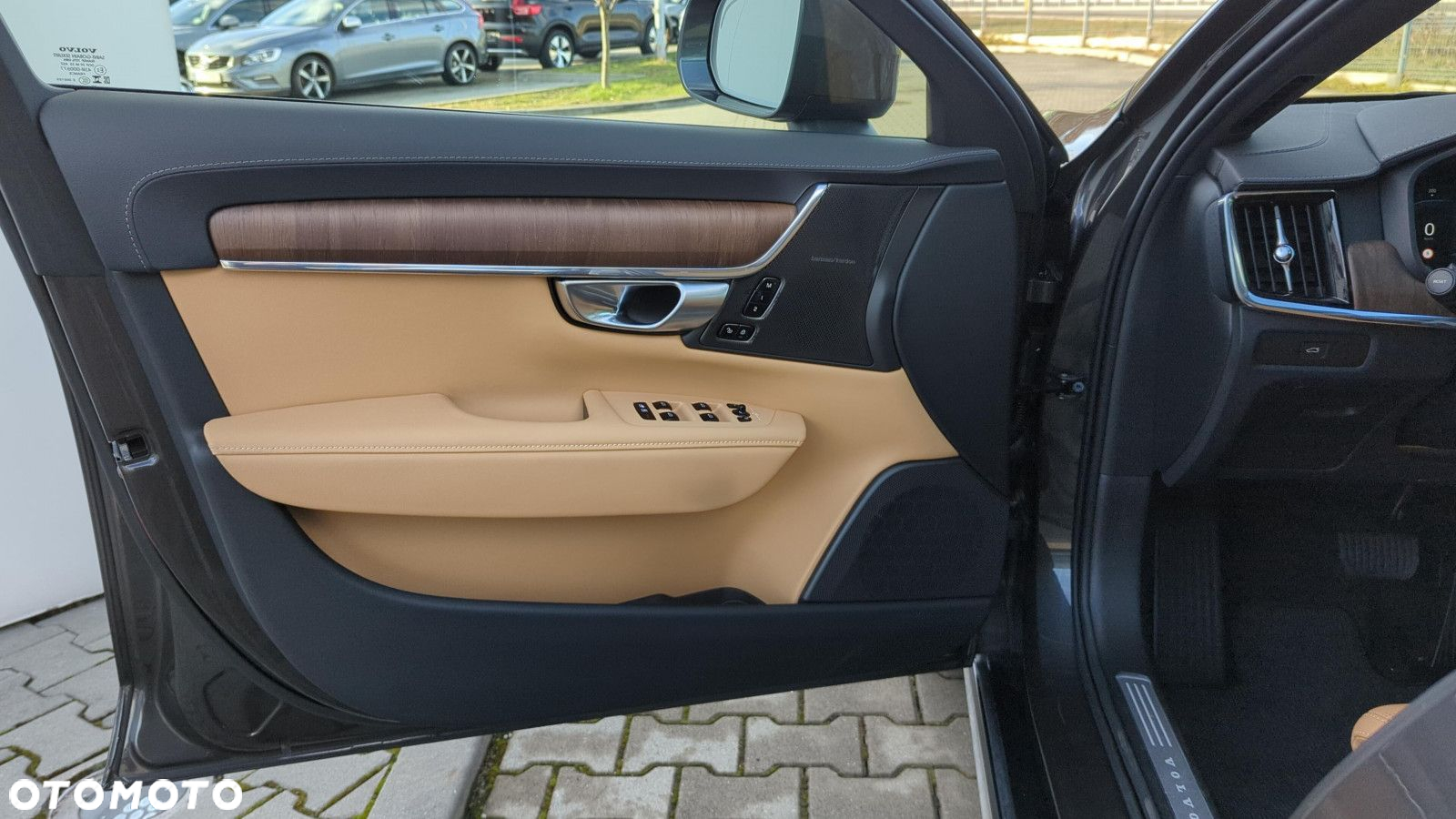 Volvo V90 Cross Country - 10