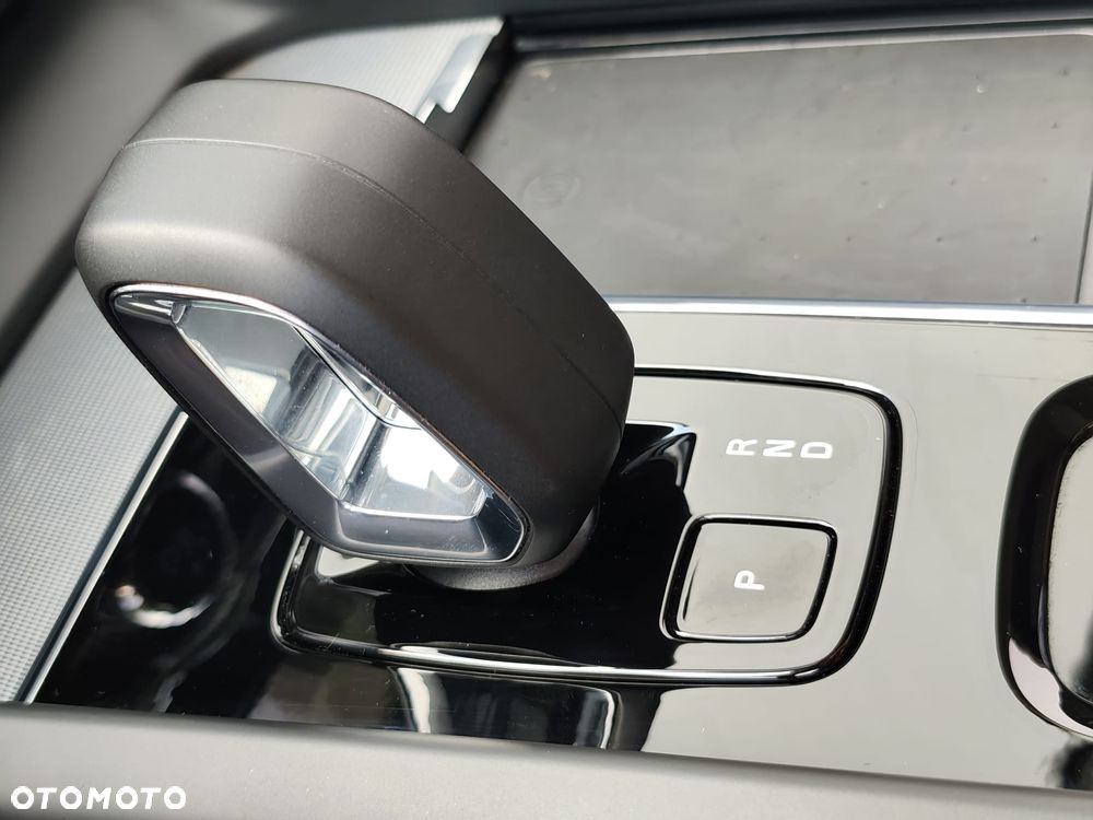 Volvo XC 60 B5 B AWD Ultimate Black Edition - 33