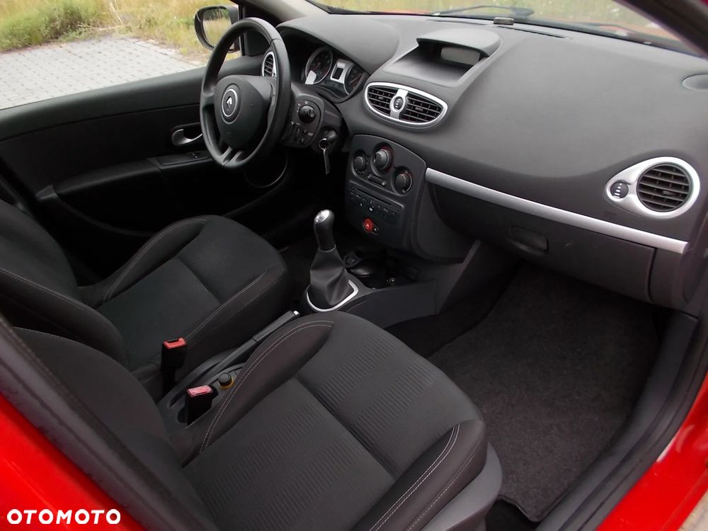 Renault Clio 1.2 16V Luxe Dynamique - 8