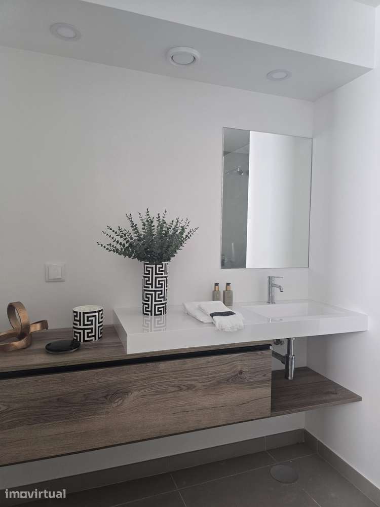 Jardim Emídia — T1 Duplex · 20