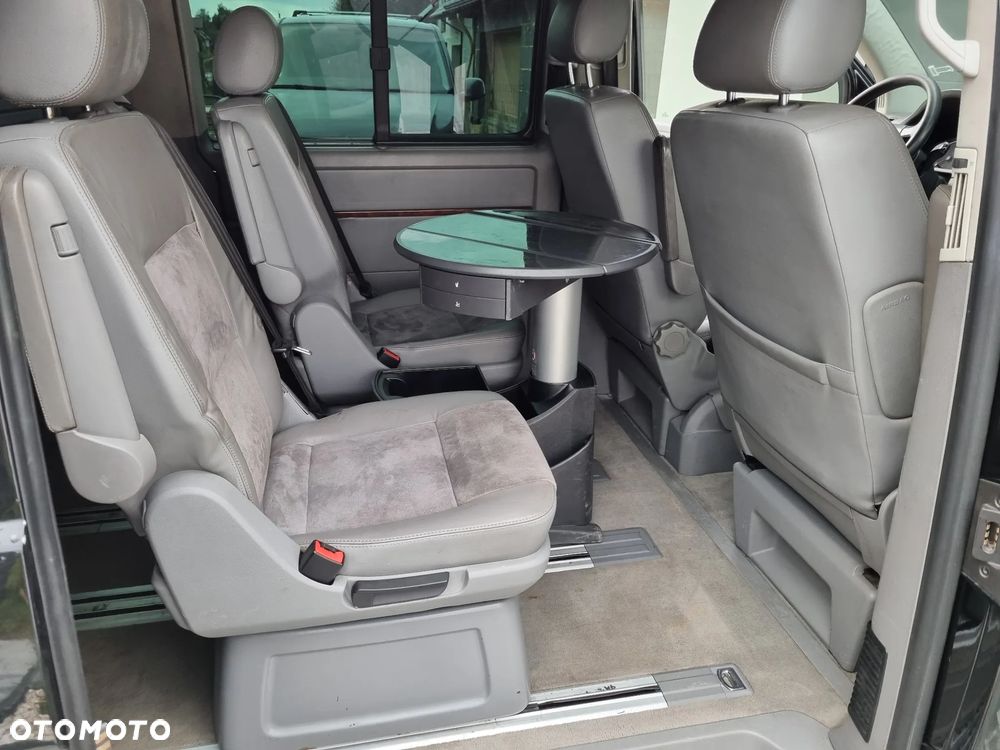 Volkswagen Multivan - 27
