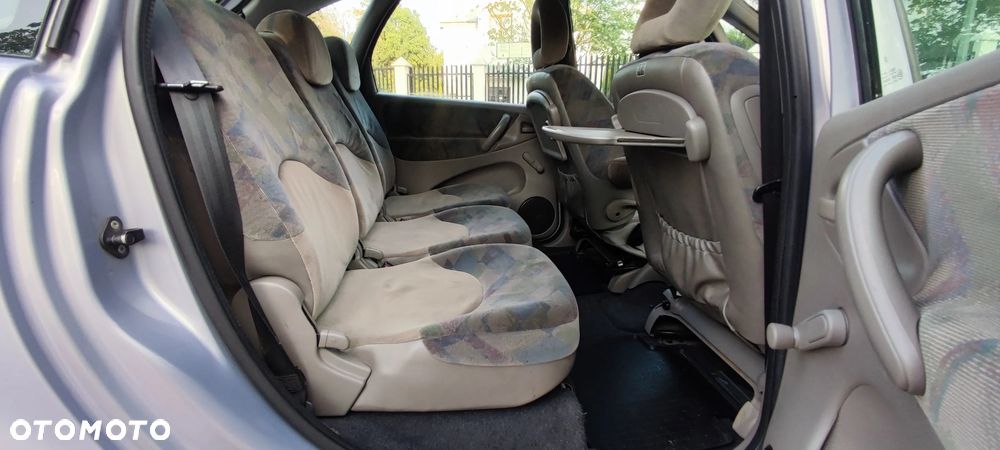 Citroën Xsara Picasso 1.8i Exclusive - 10