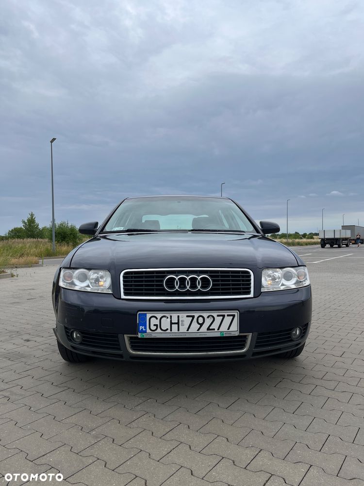 Audi A4 Limousine - 3