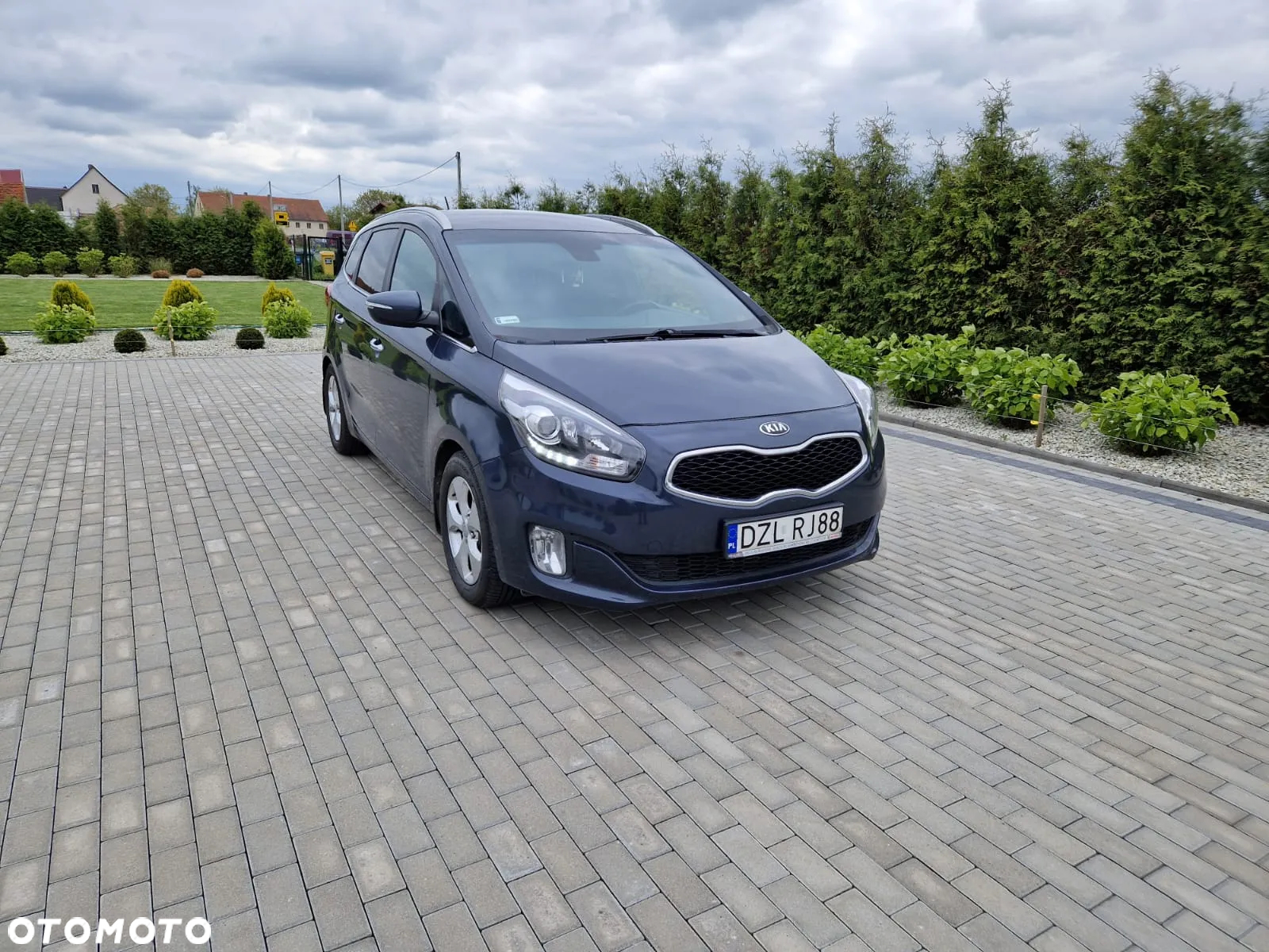 Kia Carens 1.7 CRDi M - 2