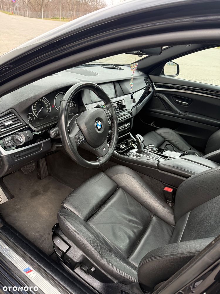BMW Seria 5 525d xDrive - 10