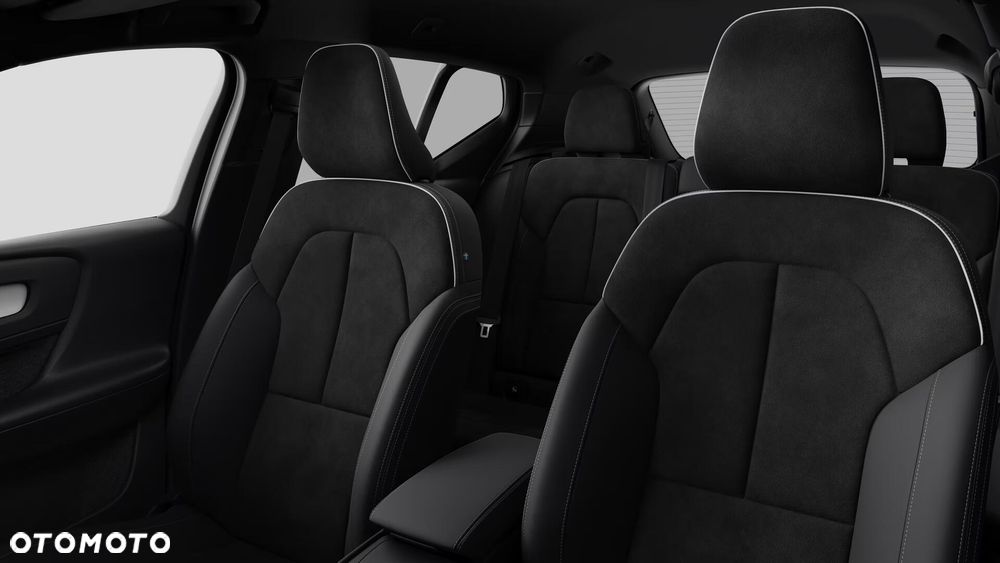 Volvo XC 40 B3 Plus Dark - 13