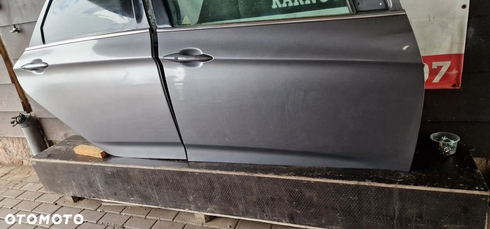 DRZWI Prawa Strona kompletne HYUNDAI I40 KOMBI T6S - 2