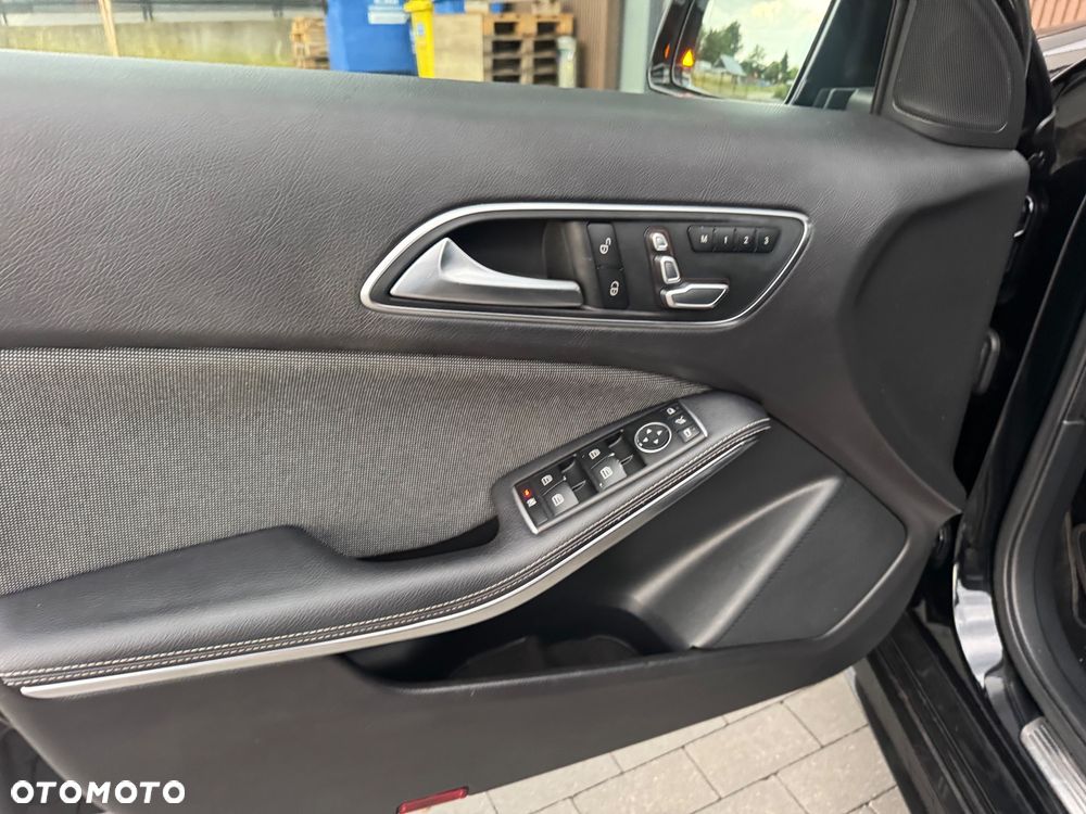 Mercedes-Benz Klasa A 250 4Matic 7G-DCT AMG Line - 39