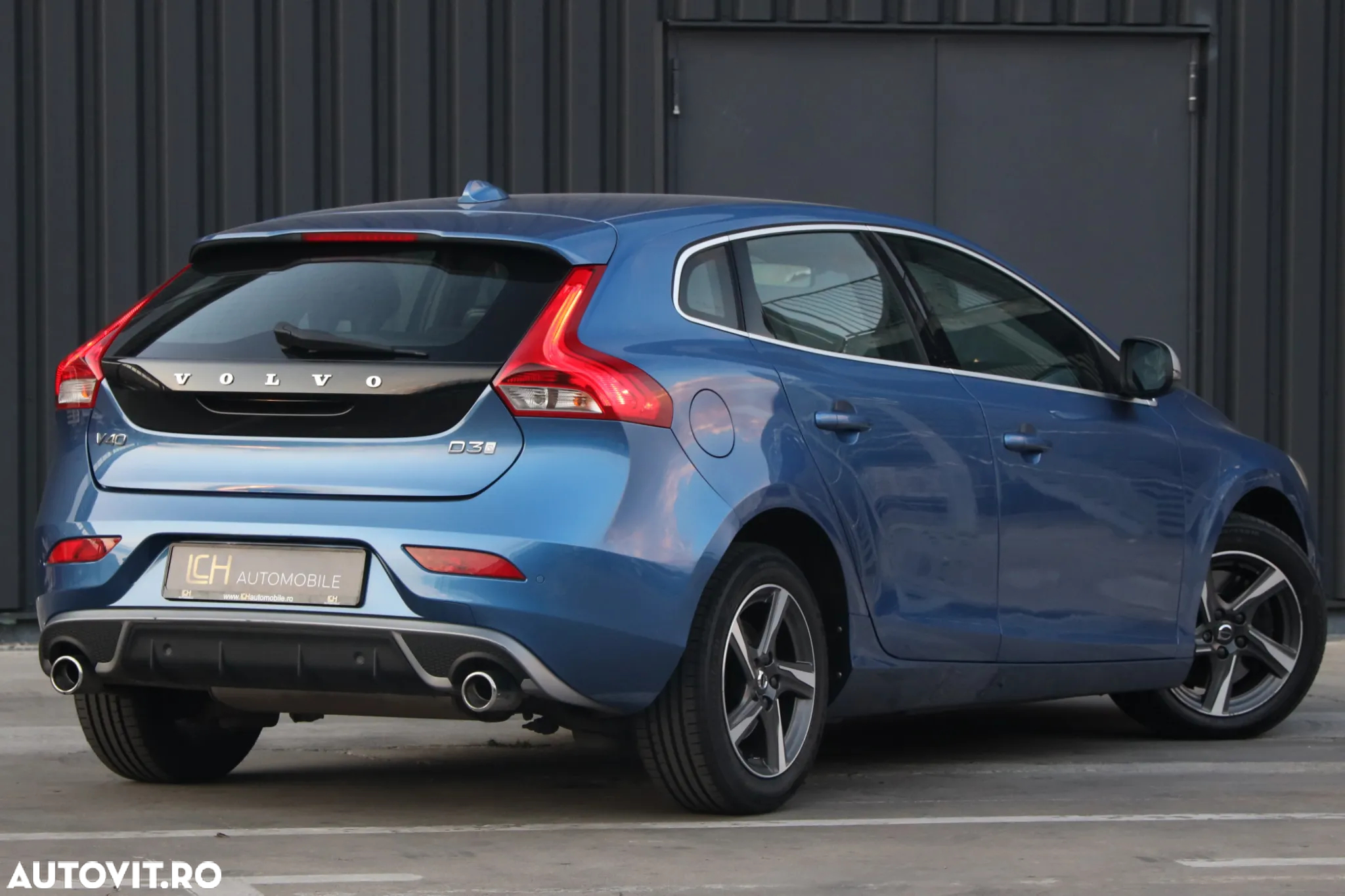 Volvo V40 D3 Geartronic RDesign - 33