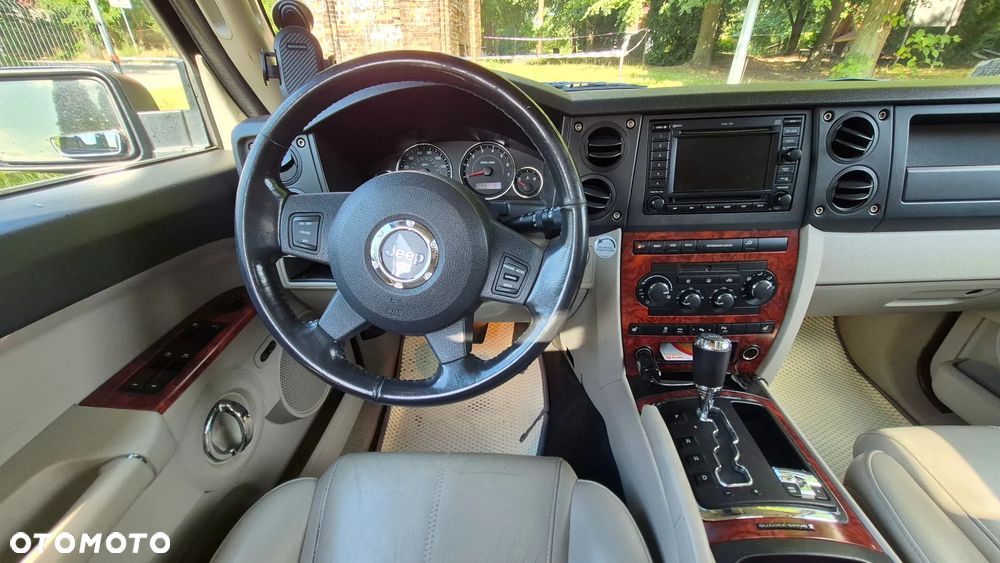 Jeep Commander 5.7 V8 Limited - 16