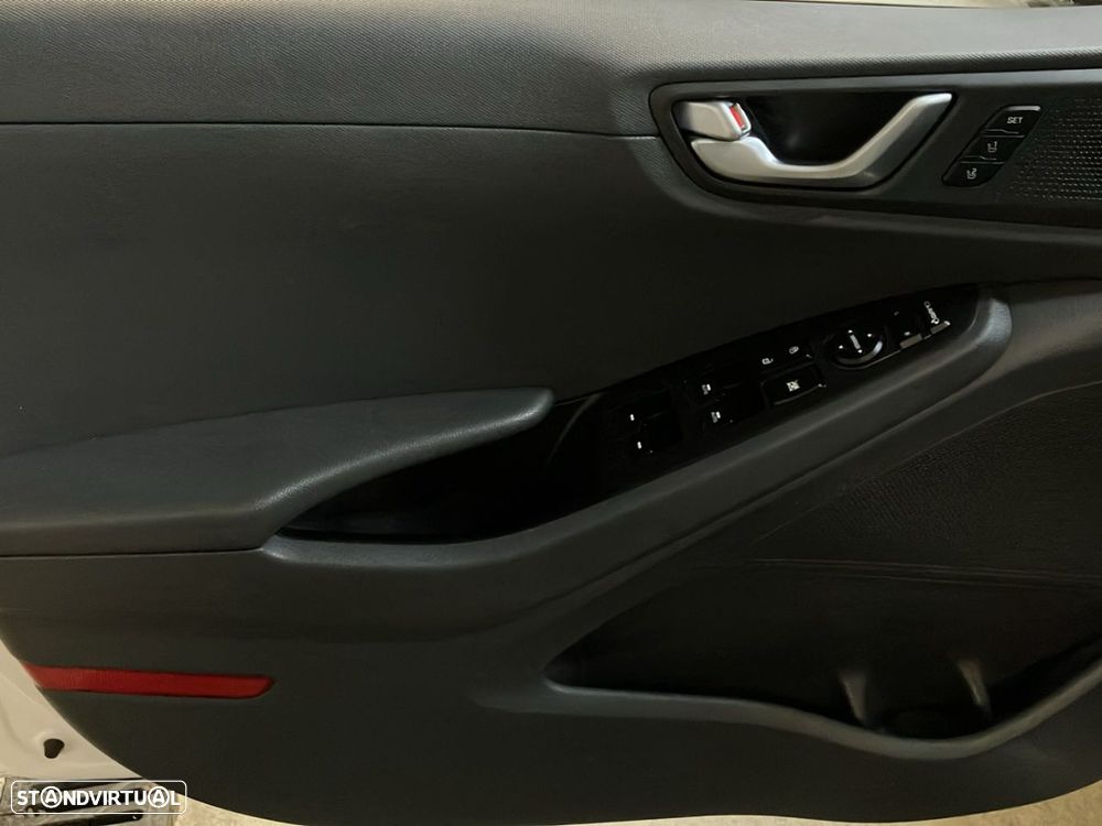 Hyundai Ioniq 1.6 GDI HEV - 21