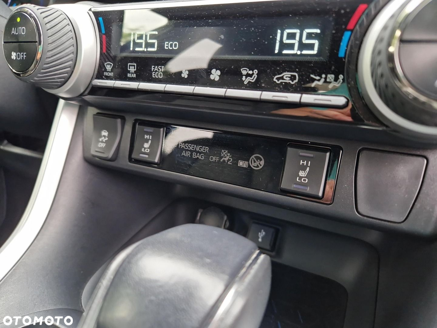 Toyota RAV4 2.5 Hybrid Black Edition by JBL 4x4 - 21