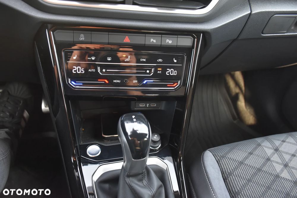 Volkswagen T-Roc - 22