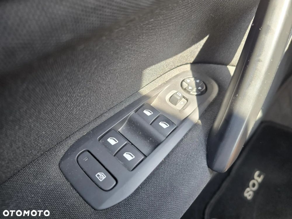 Peugeot 308 1.6 BlueHDi Business Line S&S - 31