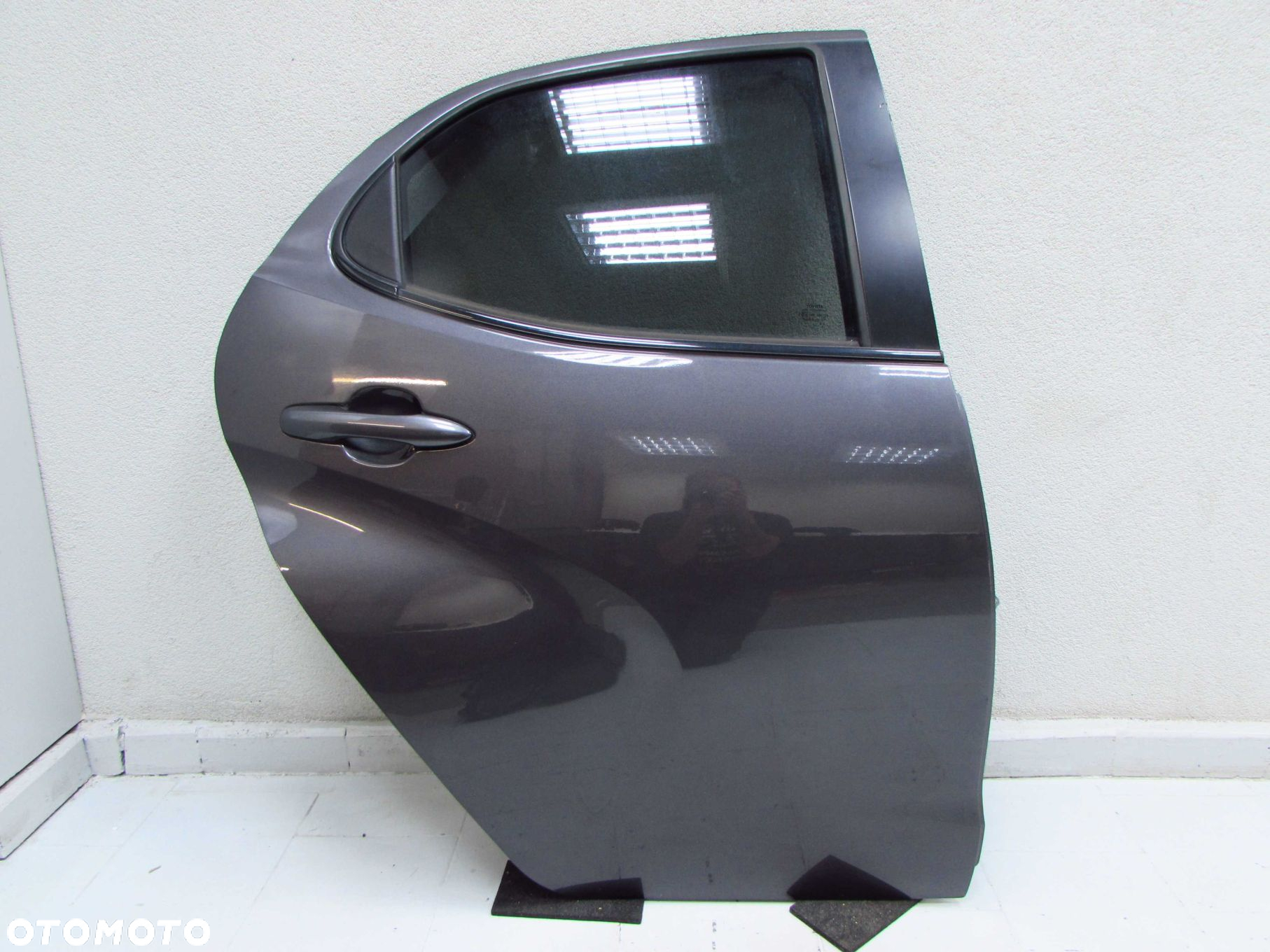TOYOTA YARIS IV 20-24 DRZWI TYL PRAWE KPL DO ZALOZENIA POMORSKIE - 2