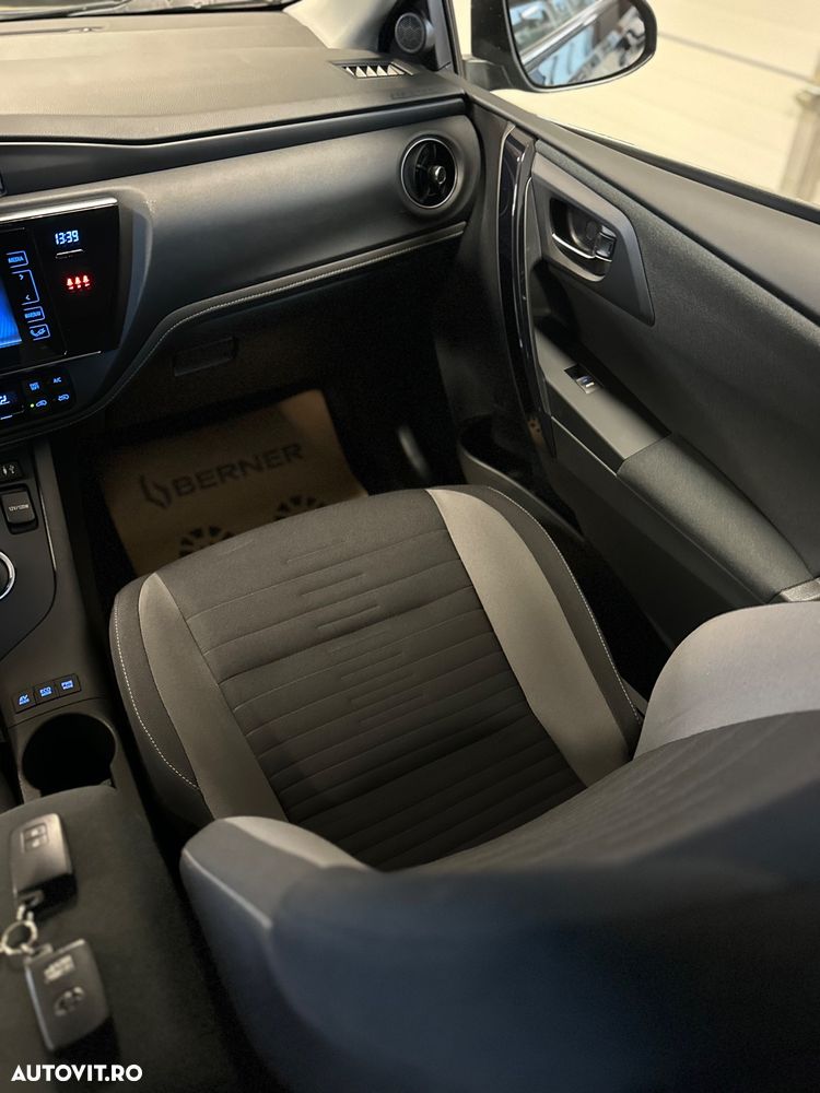 Toyota Auris 1.8 VVT-i Automatik Team Deutschland - 25