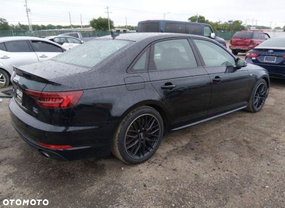 Audi A4 Limousine - 8