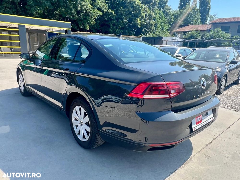 Volkswagen Passat 2.0 TDI DSG Trendline - 7