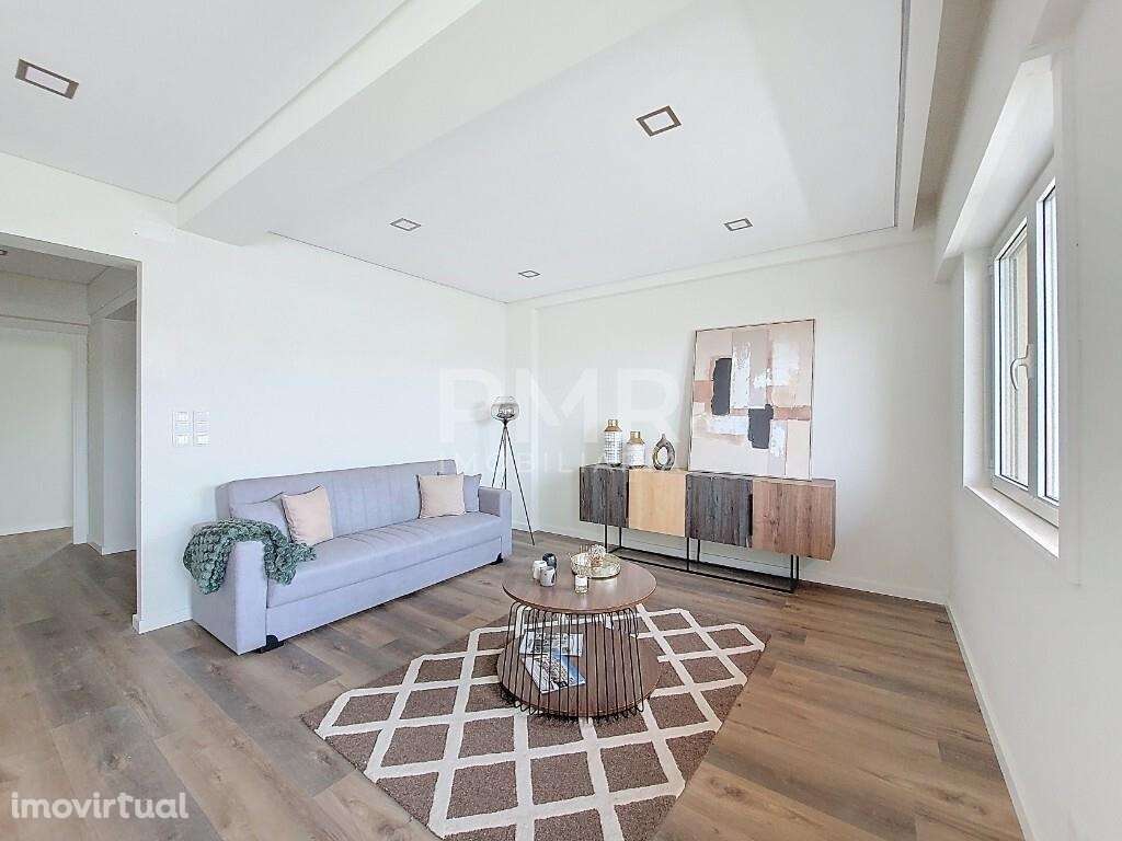 T3 remodelado com vista panorâmica e excelente luminosidade em Benfica - Grande imagem: 2/16
