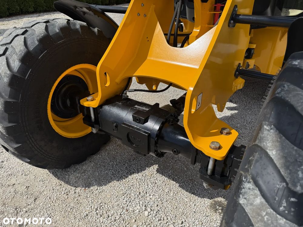 JCB 407 T4 / 2019 ROK / SILNIK 4-CYL BEZ DPF I ADBLUE / PIĘKNA / ORYGINAŁ / ZADBANA / SPROWADZONA Z NIEMIEC / MAŁE GABARYTY / SILNA / 406 408 409 60 70 M 506 509 - 34