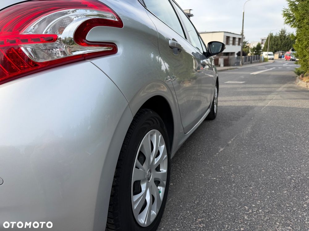 Peugeot 208 - 11