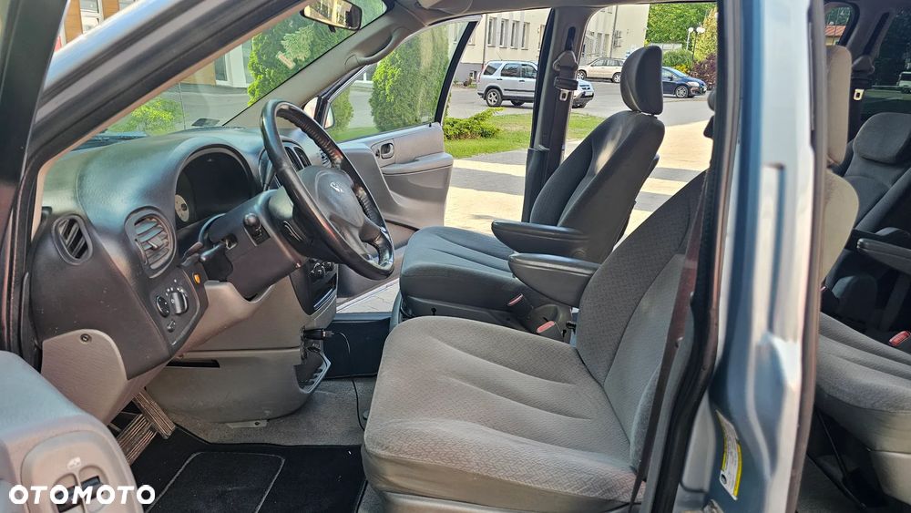 Dodge Grand Caravan - 10