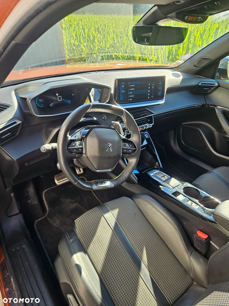 Peugeot 2008 PureTech 130 EAT8 GT Exclusive - 10