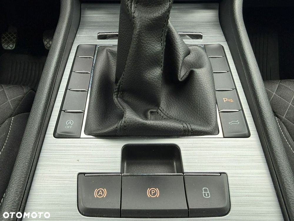 Skoda Superb 2.0 TDI SCR Ambition - 26