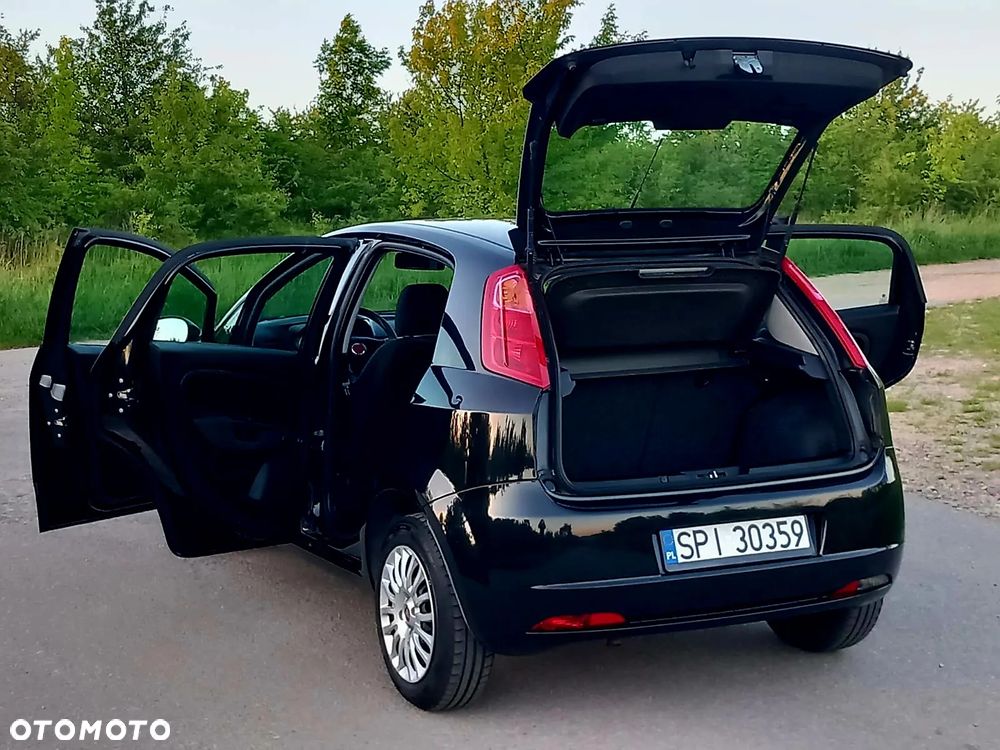 Fiat Grande Punto Actual 1.2 8V Estiva - 16
