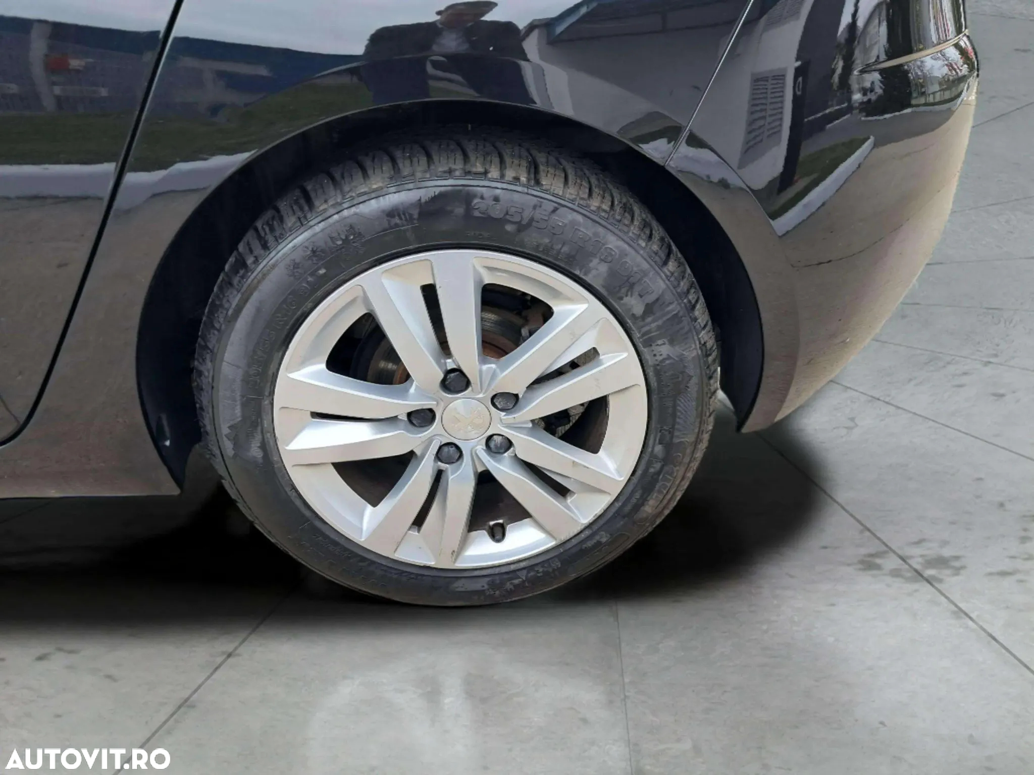 Peugeot 308 1.2 L PureTech Turbo Active - 21