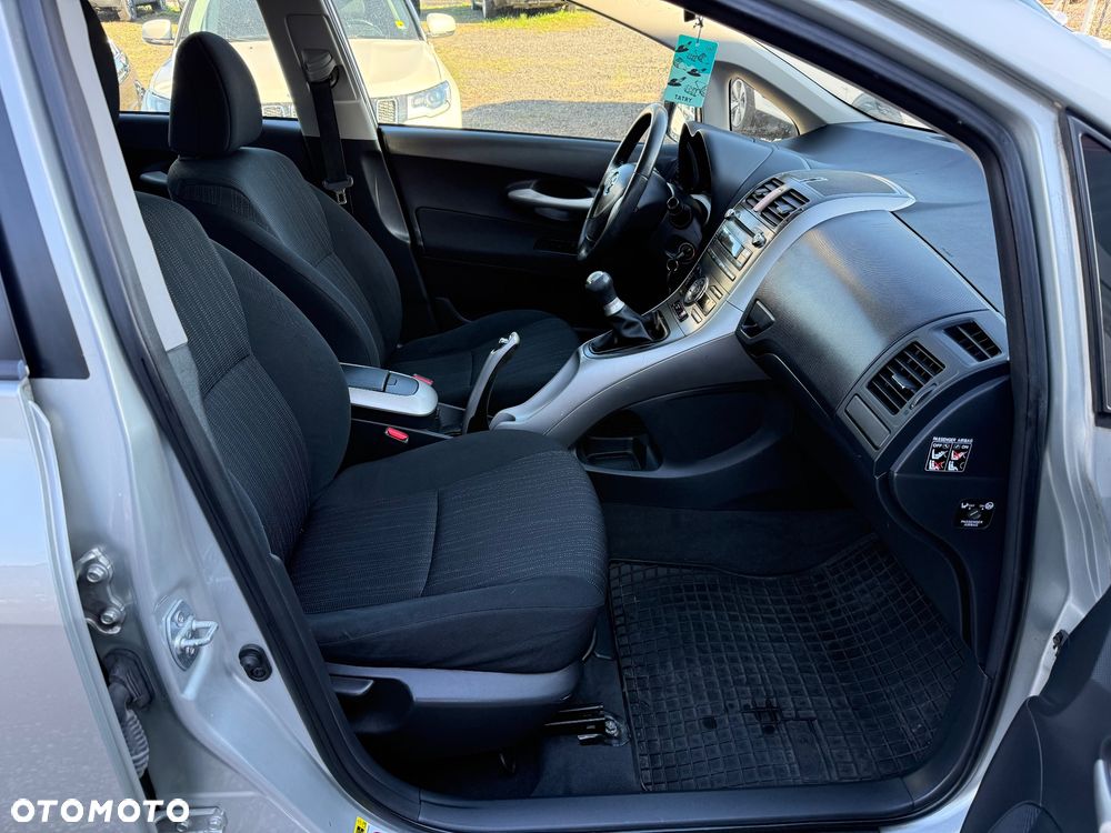 Toyota Auris 1.4 VVT-i Sol - 25