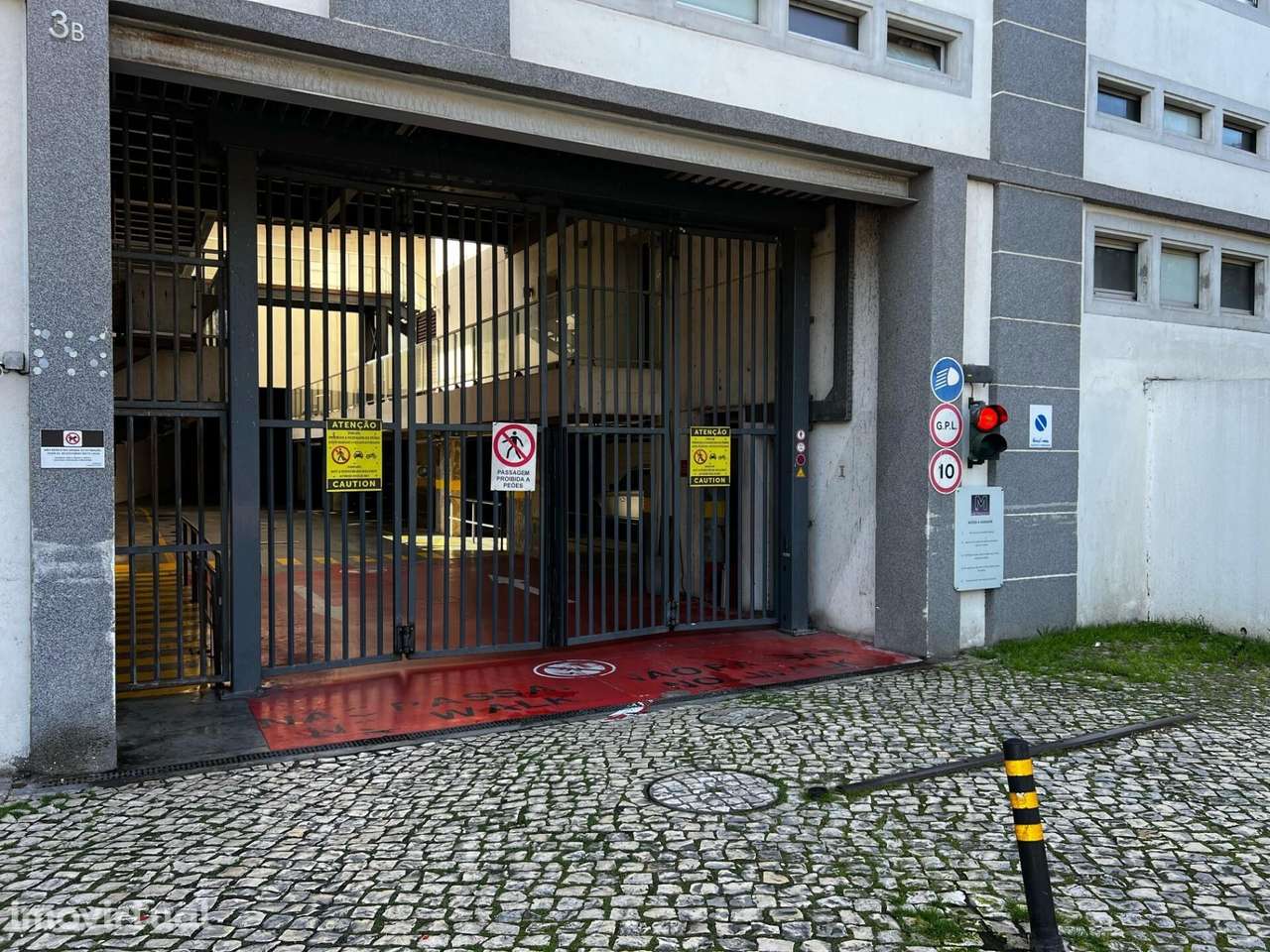 Lugar de Estacionamento | Condomínio Metrocity - Grande imagem: 3/15