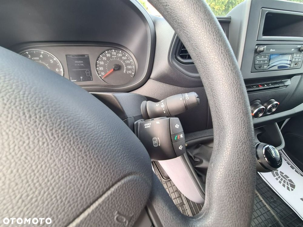 Nissan Interstar - 16