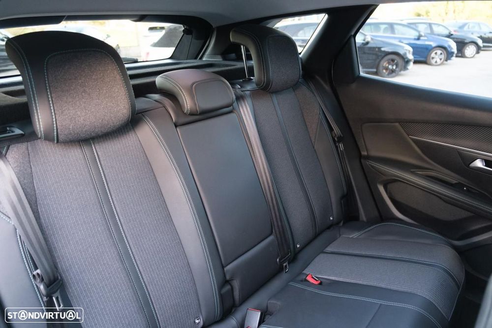 Peugeot 3008 225 e-EAT8 Allure - 20