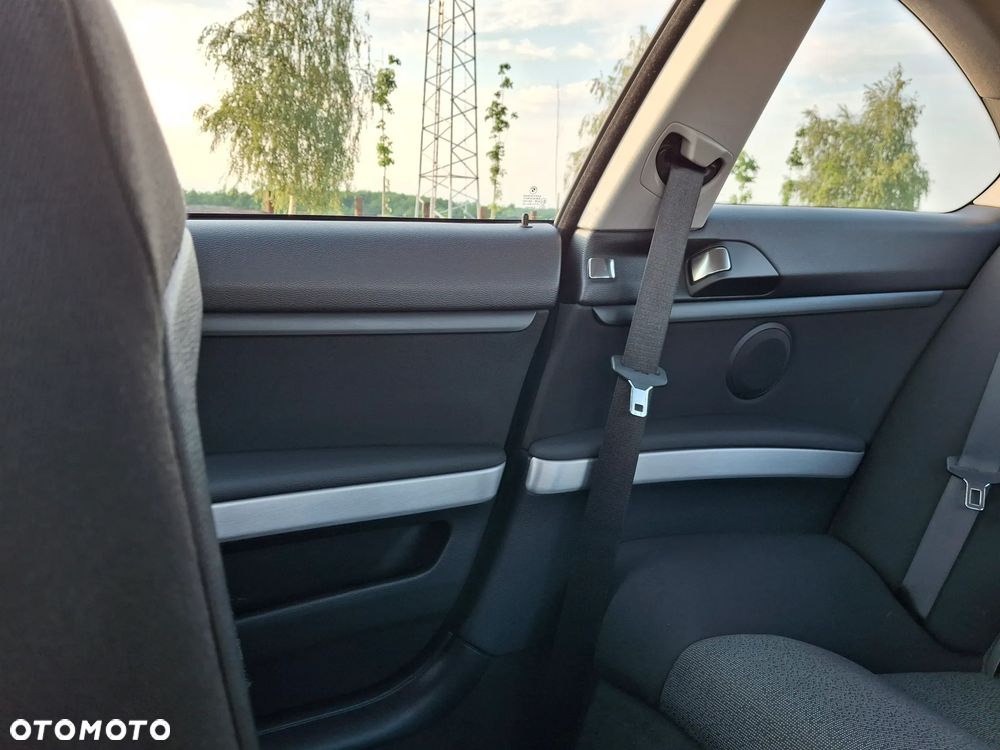 BMW Seria 3 320i - 29