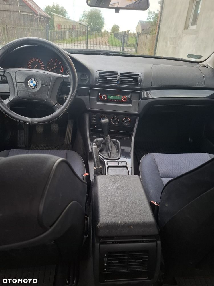 BMW E39 1999 photo 2