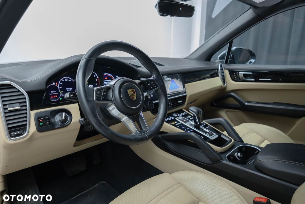 Porsche Cayenne - 24