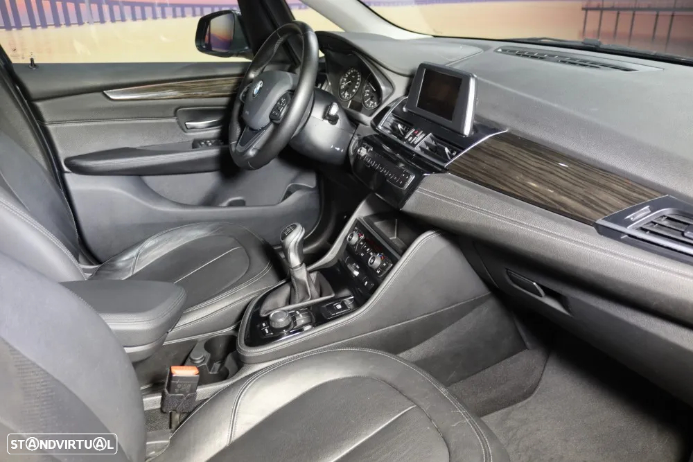 BMW 218 Active Tourer d Line Luxury - 16
