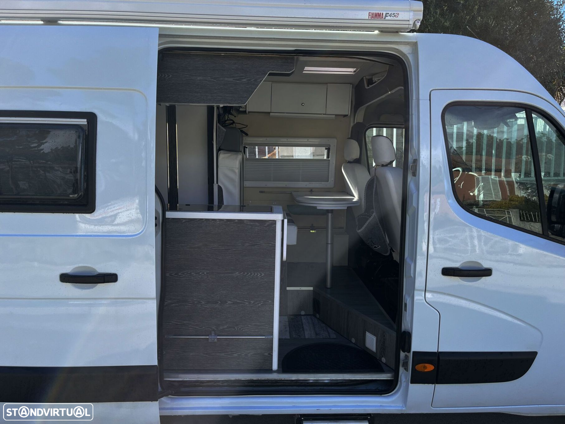 Renault Master CAMPERVAN 2.3DCI - 11
