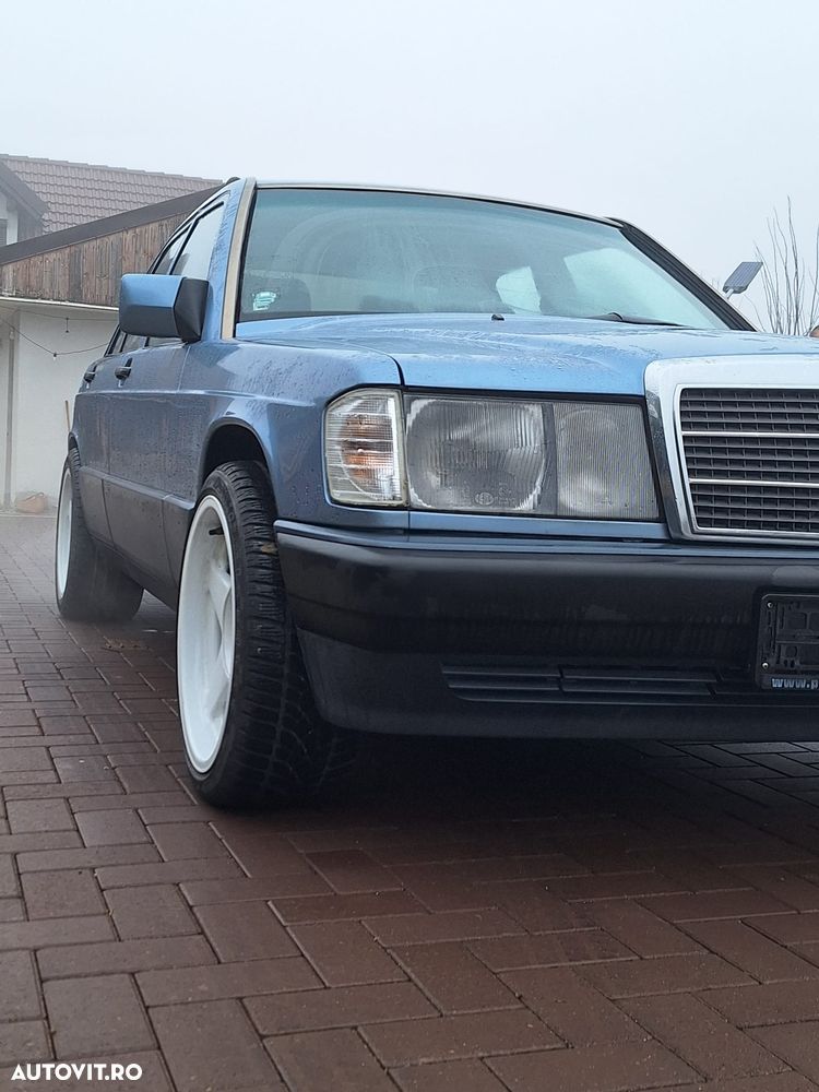 Mercedes-Benz 190 - 6