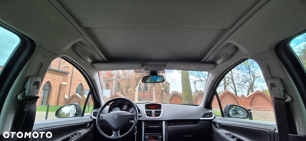 Peugeot 207 - 12