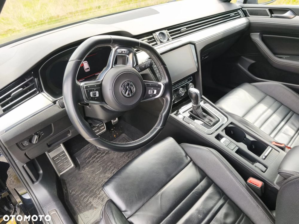 Volkswagen Passat - 12
