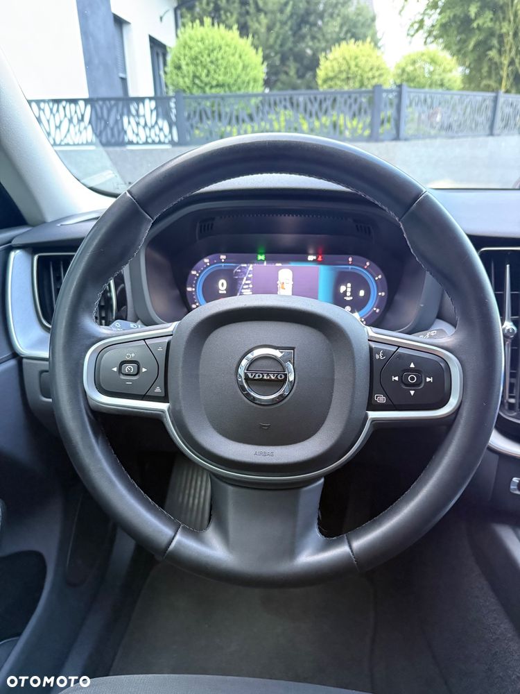 Volvo XC 60 B4 D Geartronic Momentum Pro - 25