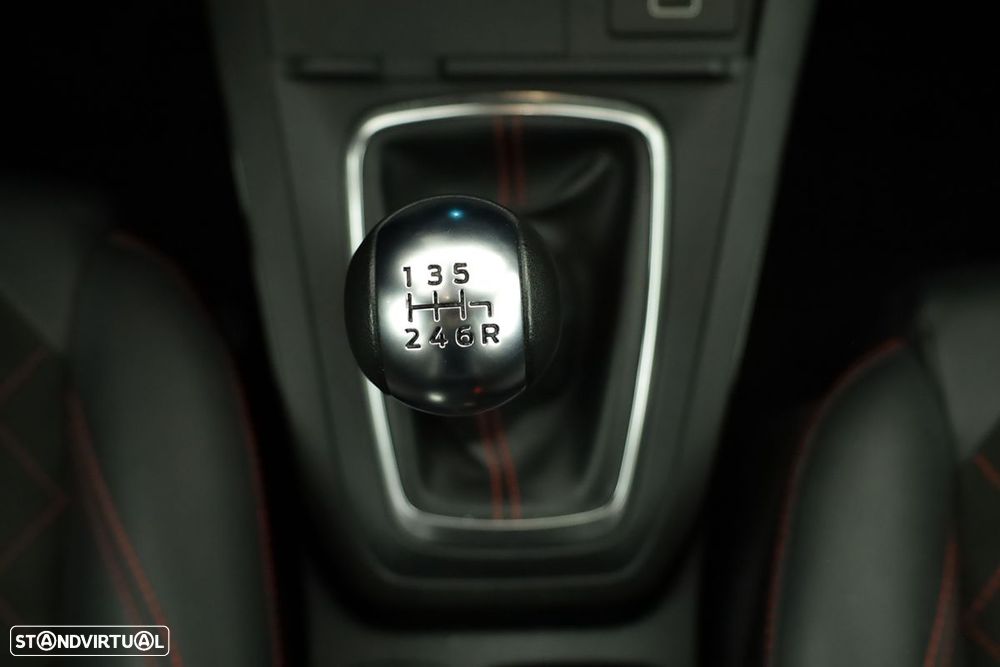 Ford Puma 1.0 EcoBoost MHEV ST-Line X - 14