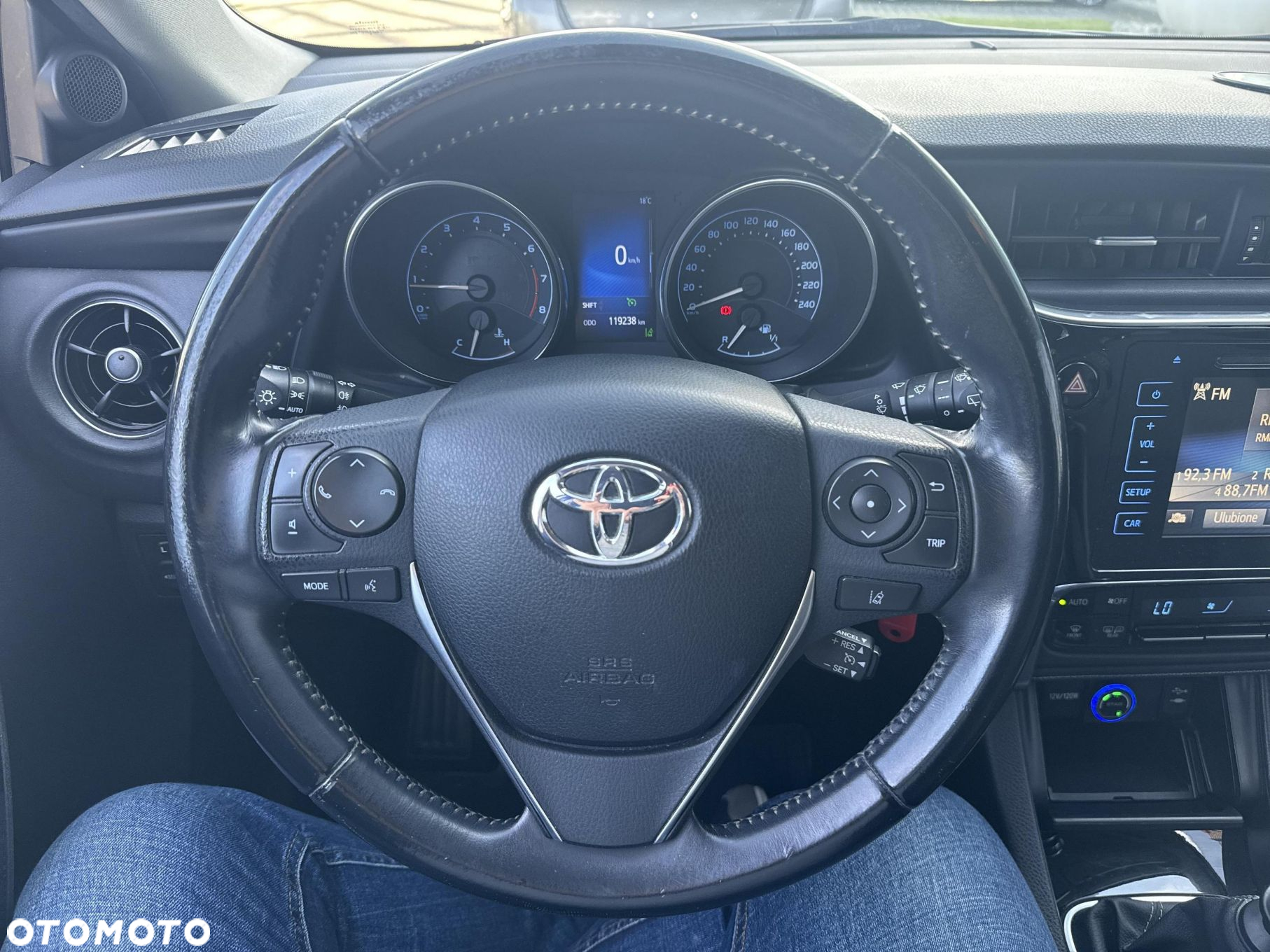 Toyota Auris 1.6 Premium Comfort - 11