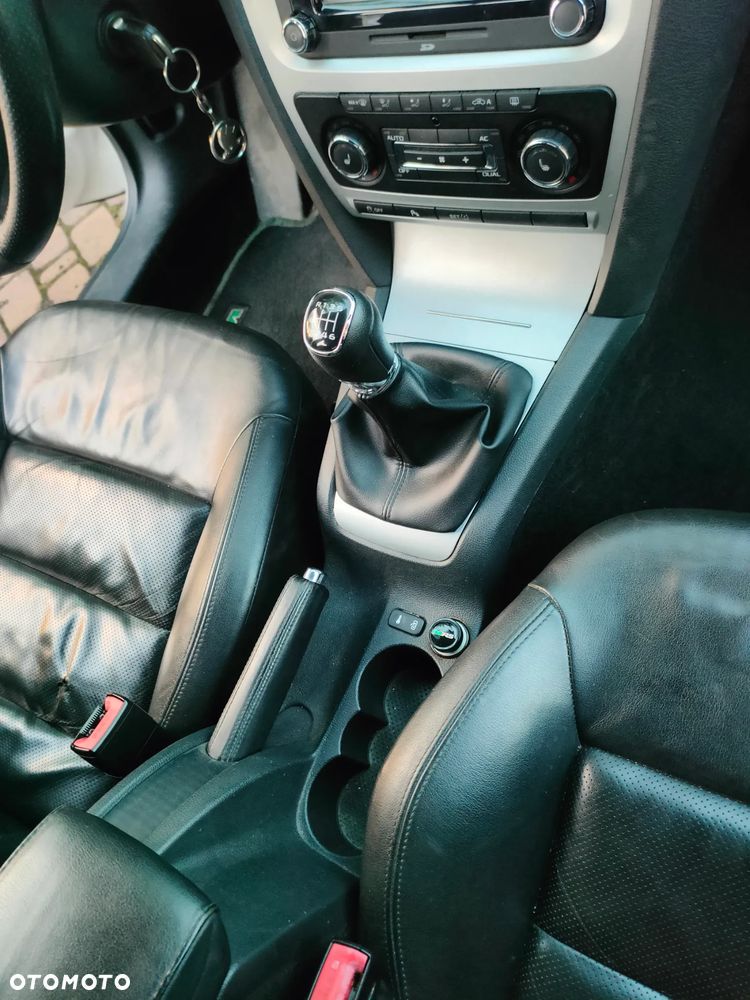 Skoda Octavia 2.0 TSI RS - 10